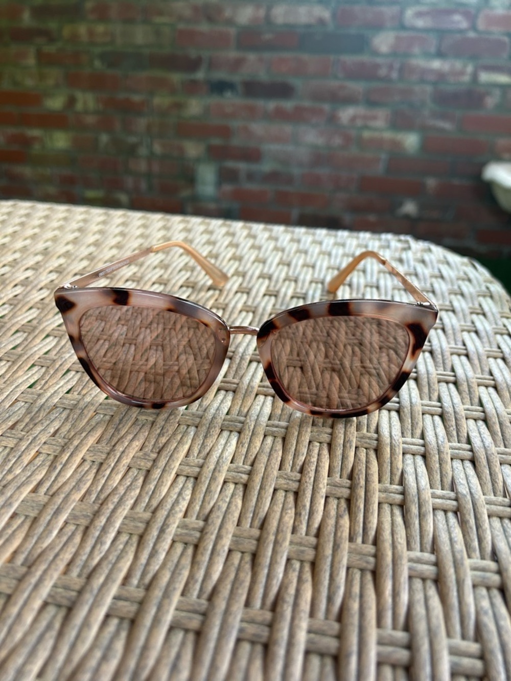 Tortoiseshell Cat-Eye Women’s Sunglasses - Brown Lenses